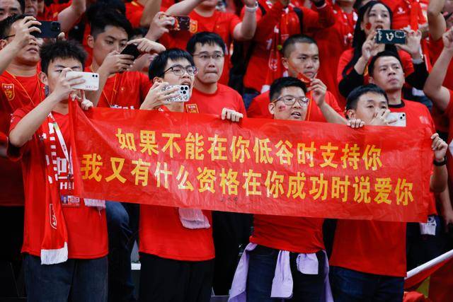 阿森纳主场完胜里尔，萨卡助攻与进球助力球队取胜
